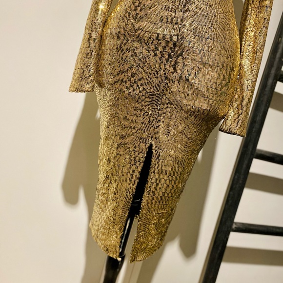Gold sequin form fitting dress - Picture 5 of 5